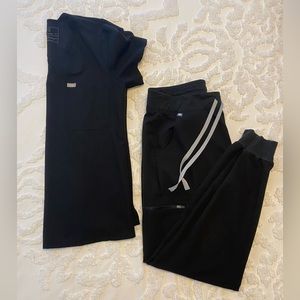 Figs Scrub Set in Black